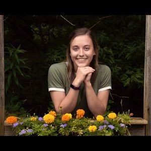 Meet your Posher, Danielle